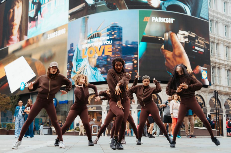 emello-london-fashion-week-dance