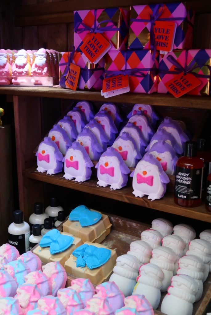 lush-penguin-bath-bomb