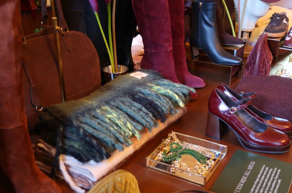 nobodys-child-winter-accessories